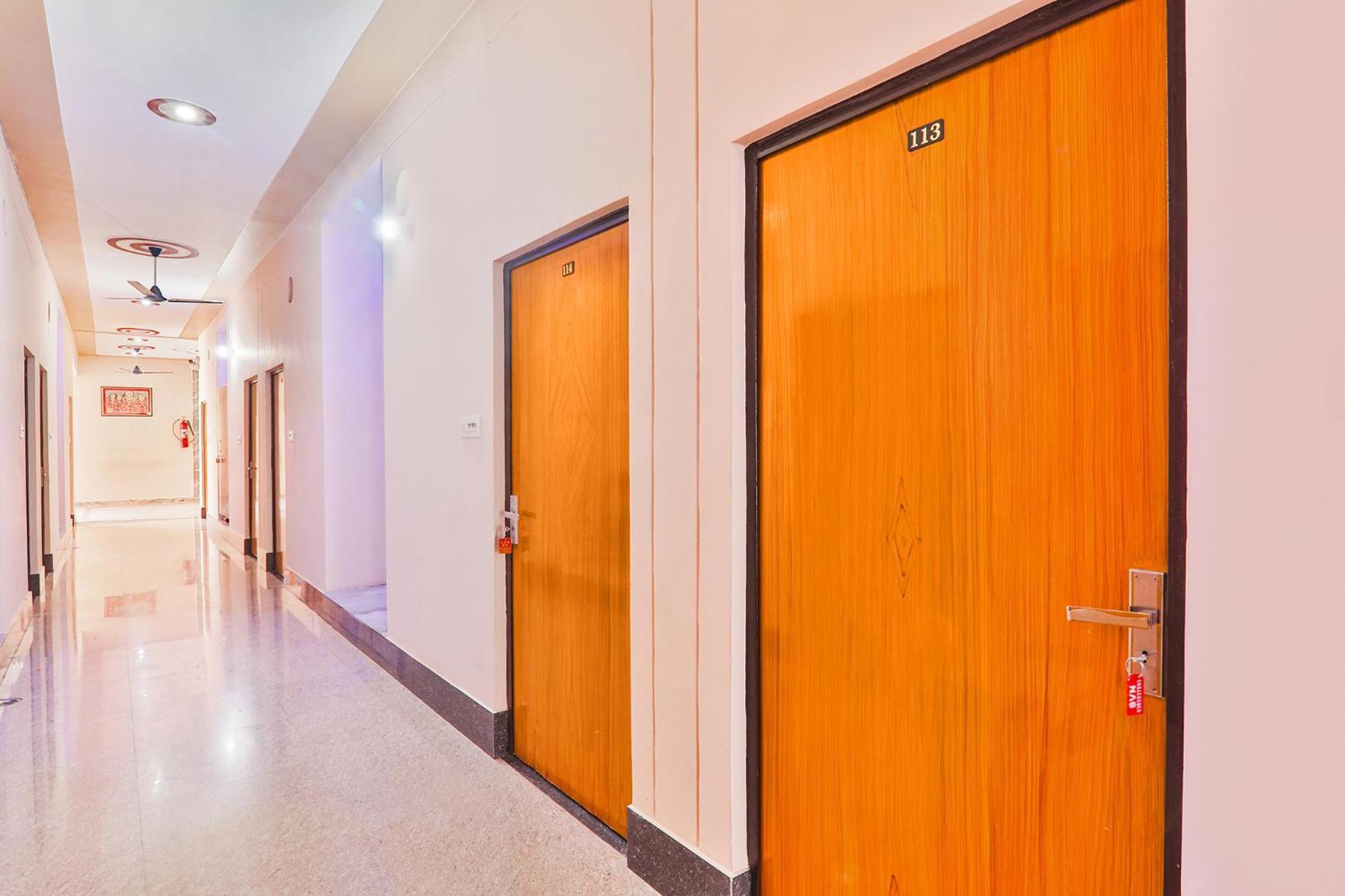 Fabhotel Shree Venkatesh Nileyam Ayodhya Esterno foto
