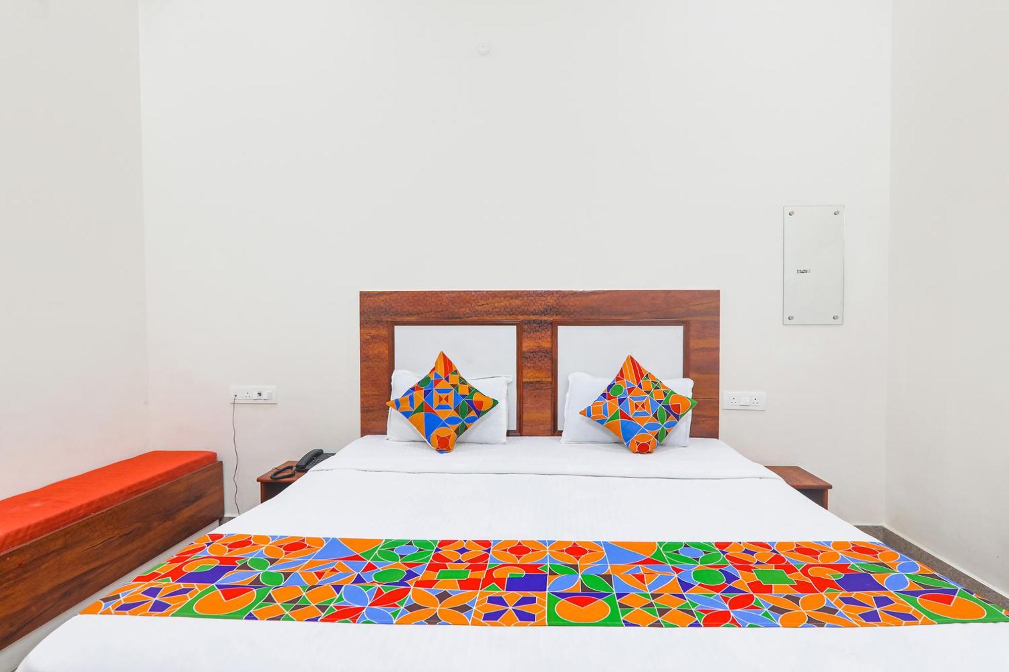 Fabhotel Shree Venkatesh Nileyam Ayodhya Esterno foto