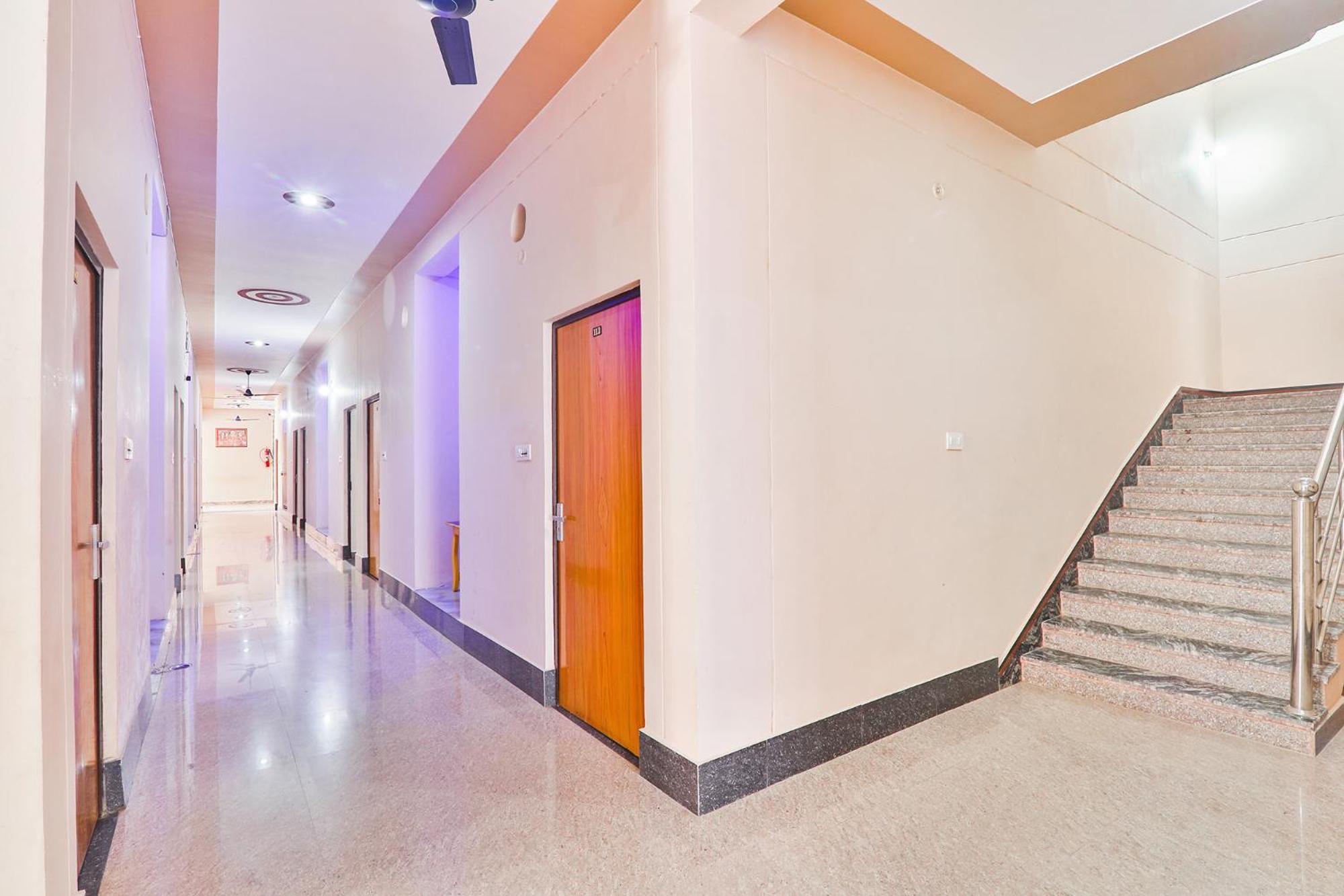 Fabhotel Shree Venkatesh Nileyam Ayodhya Esterno foto