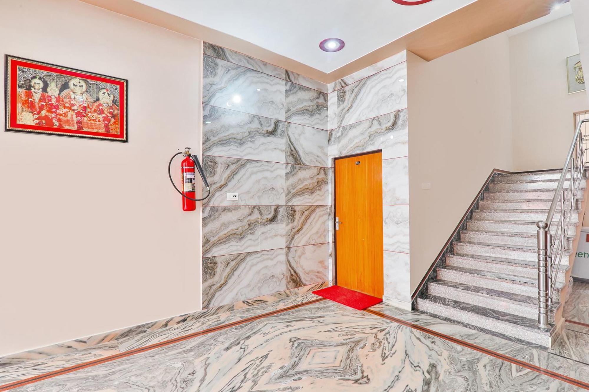 Fabhotel Shree Venkatesh Nileyam Ayodhya Esterno foto