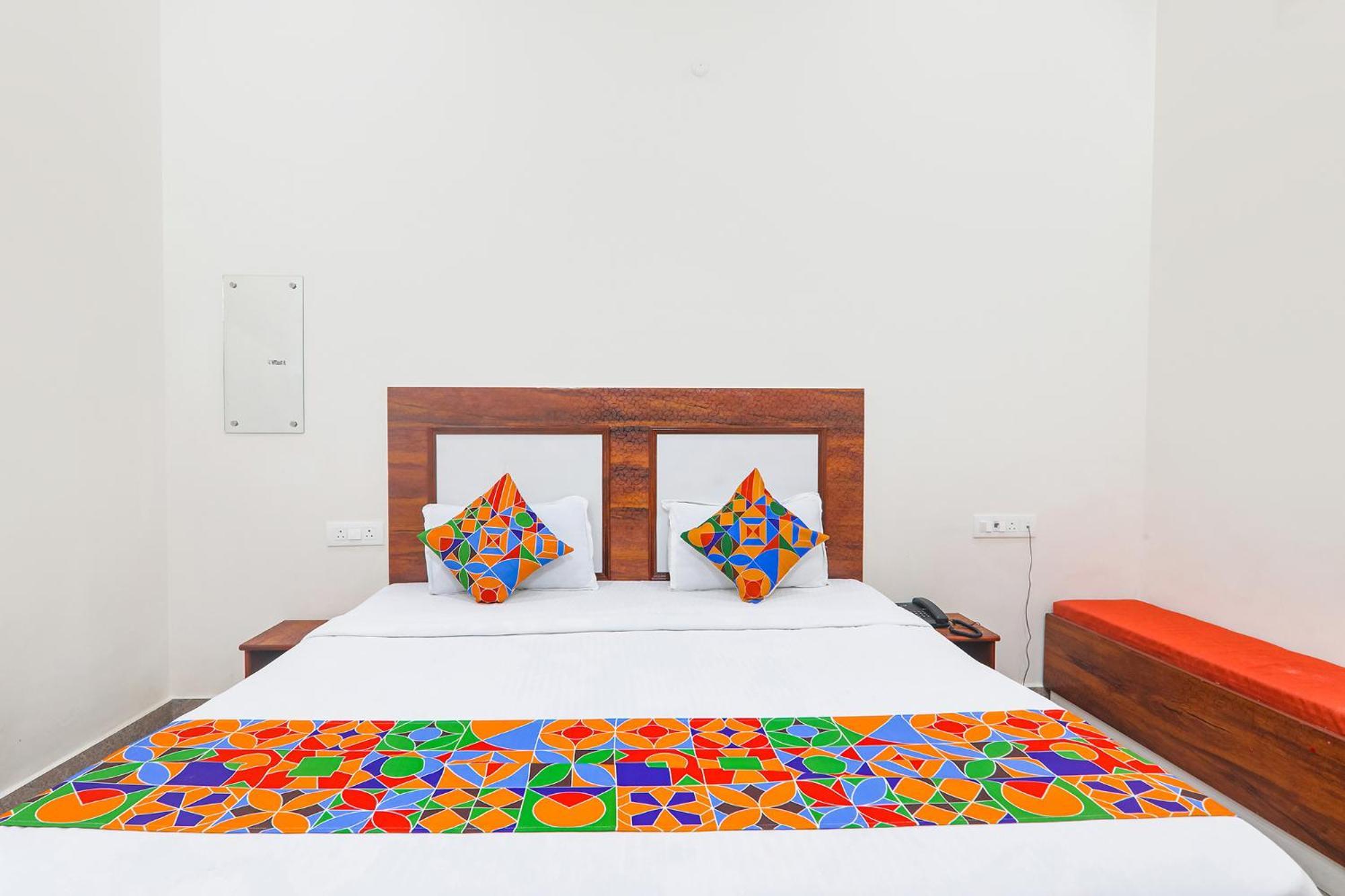 Fabhotel Shree Venkatesh Nileyam Ayodhya Esterno foto